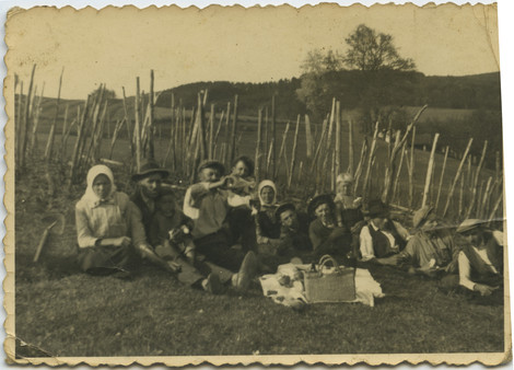 Crumb in June - Payment to workers in food 